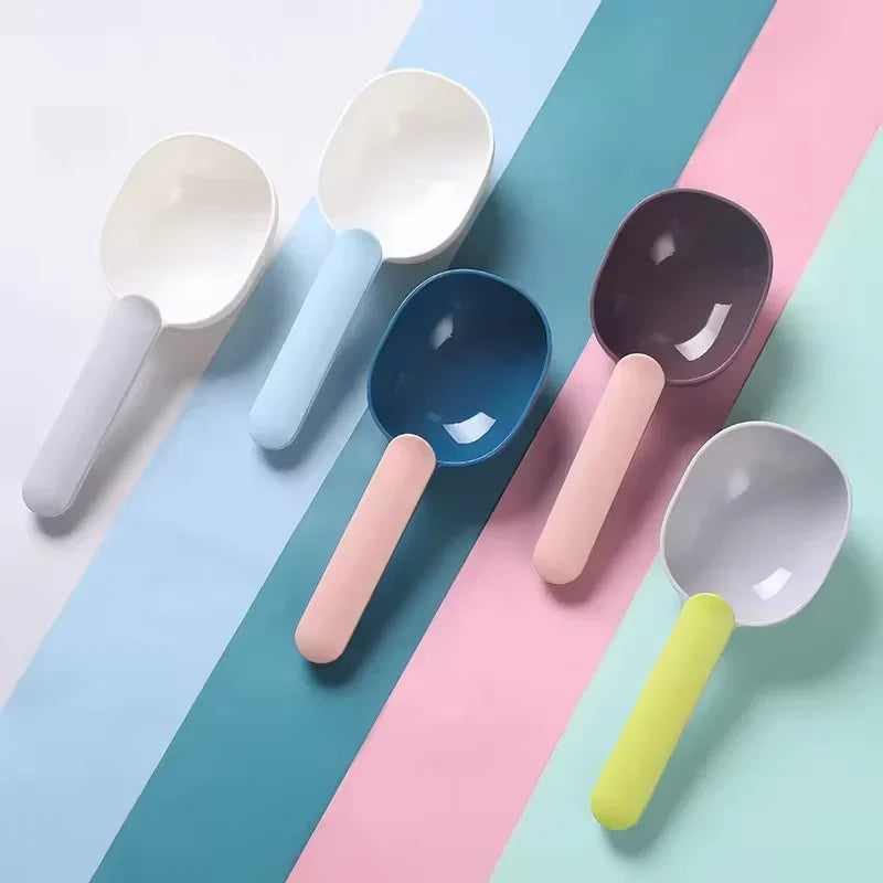 Pet Food Scoop with Bag-Sealing Clip