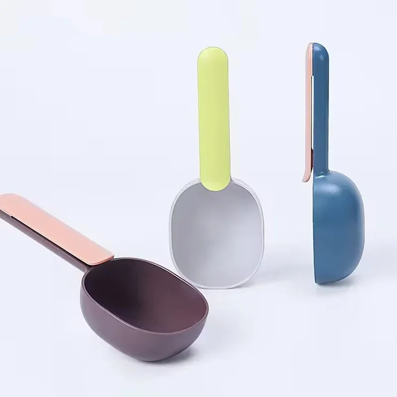 Pet Food Scoop with Bag-Sealing Clip