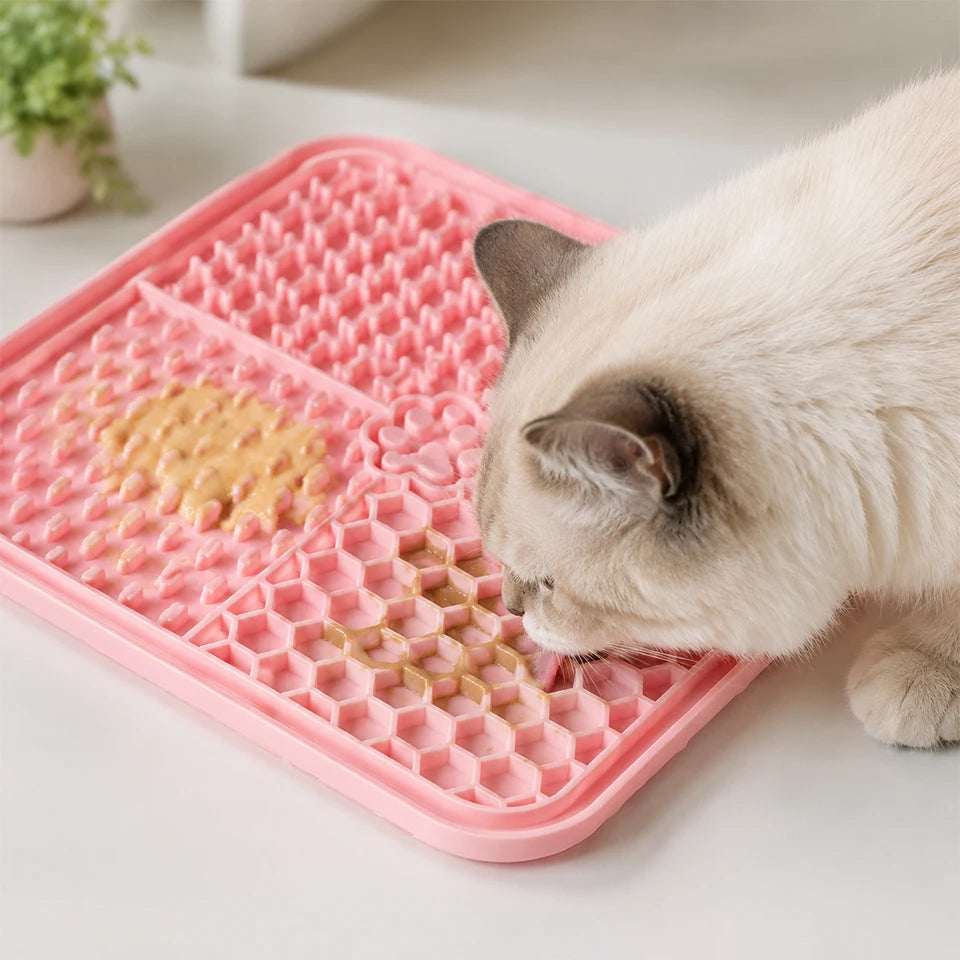 15.5x15.5cm Slow Feeder Licking Mat Food Grade Silicone Pet Feeding Mat Strong Suction Cup Anti Gulping Bowl Dog Cat Treat Pad