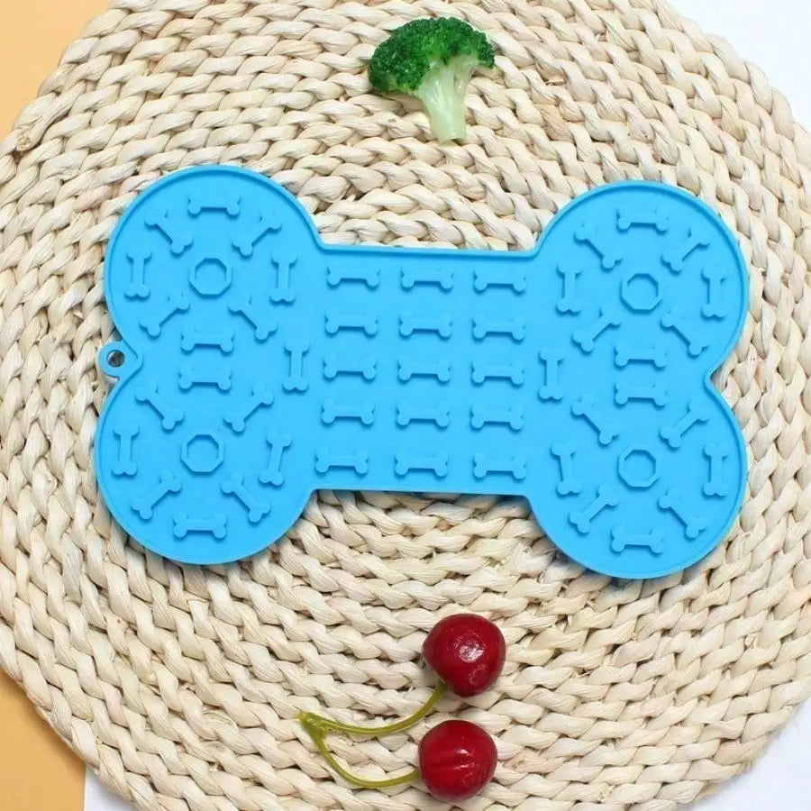 1pc Durable Interactive Pet Licking Pad, Silicone Slow Eating Mat For Dogs & Cats, Wall Stick Suction Feeding Plate For Bath Time, Boredom Breaker Puppy Stuff, Easy To Clean SP260514161757679202332