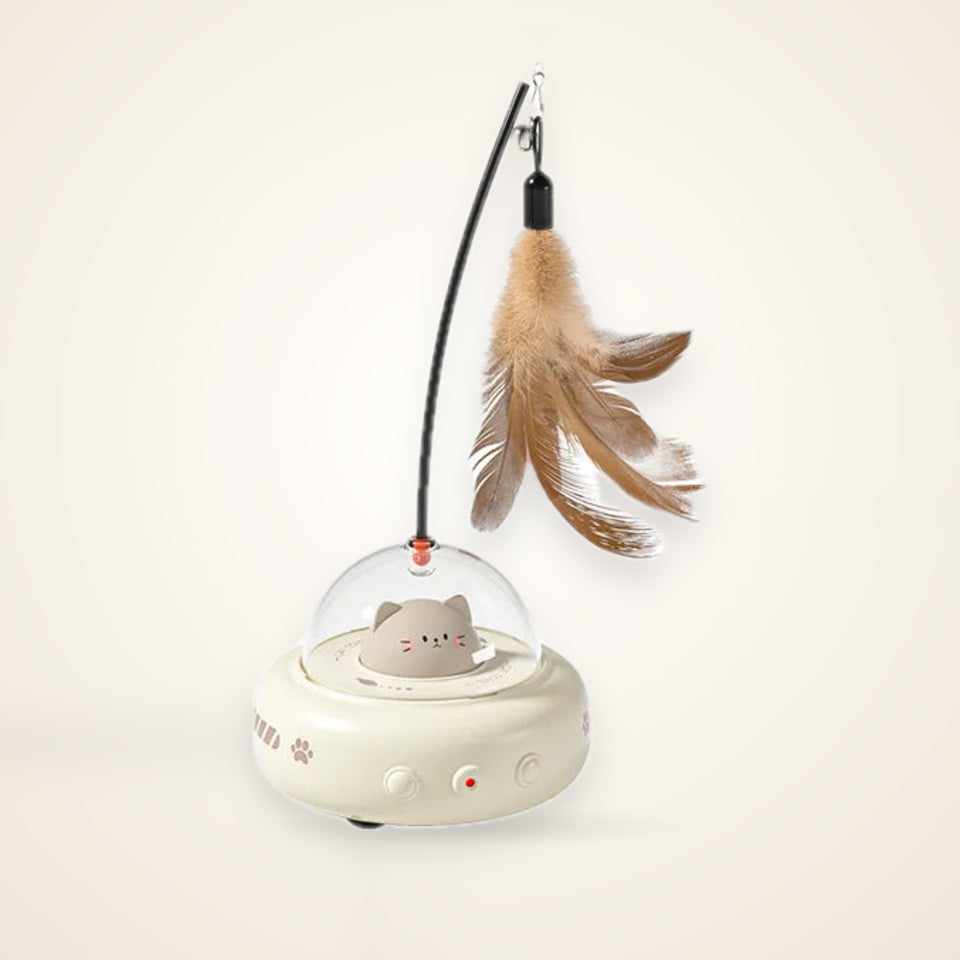 Smart UFO Teaser Toy for Cats – studio photo