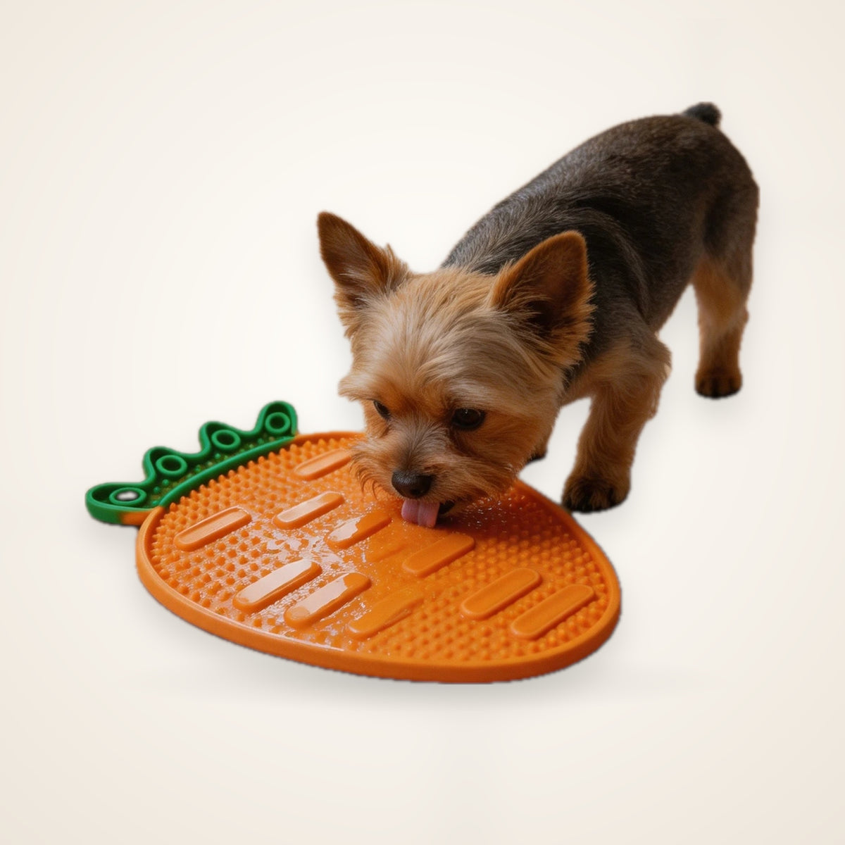 Pet Lick Mat 1pc Silicone Material Carrot Shape Slow Feeding Bowl Cat Dog Feeding Supplies Pet Feeding Pad Durable Chew Resistant – studio photo