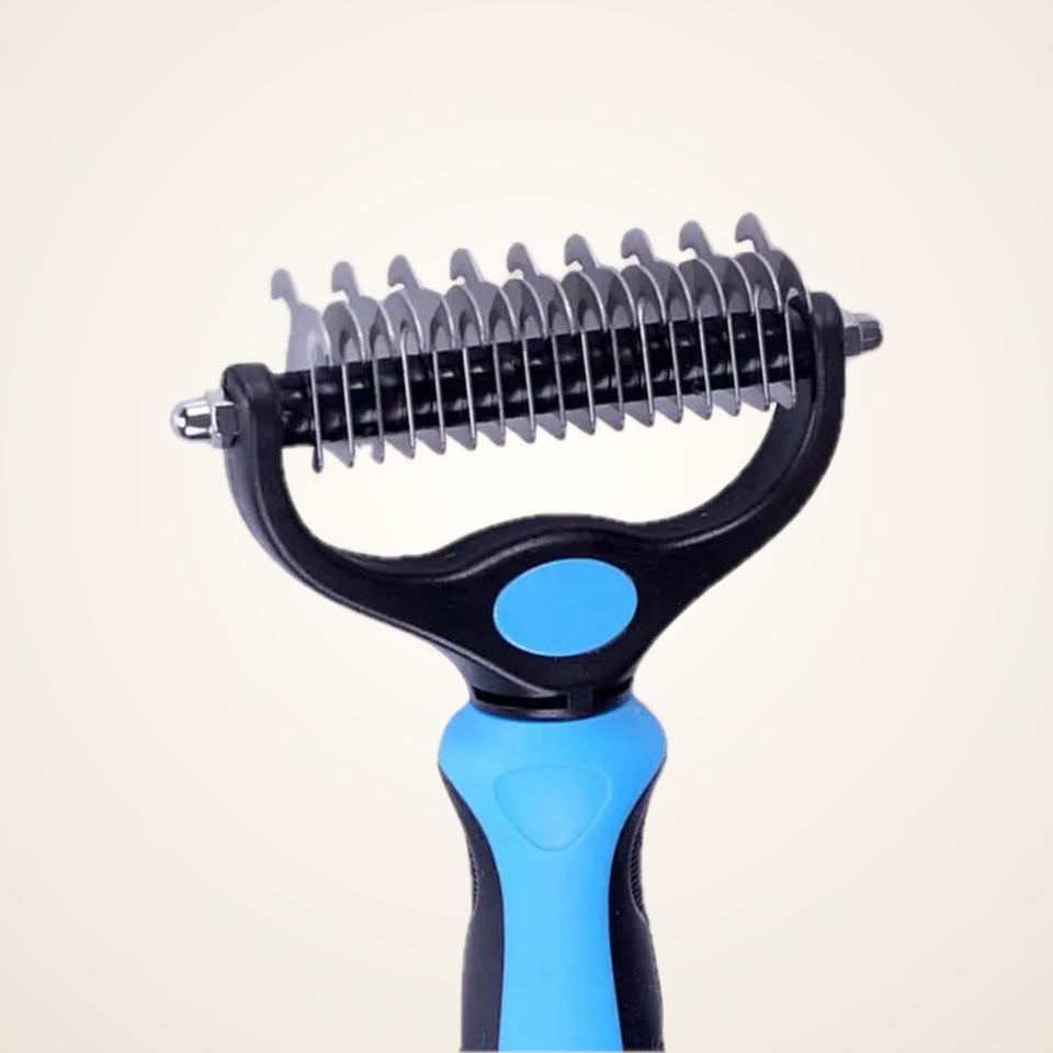 Dematting Comb with Stainless Steel Blades – studio photo